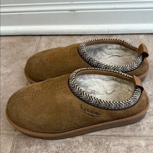 Koolaburra by UGG Brown Suede Slippers kids size 3